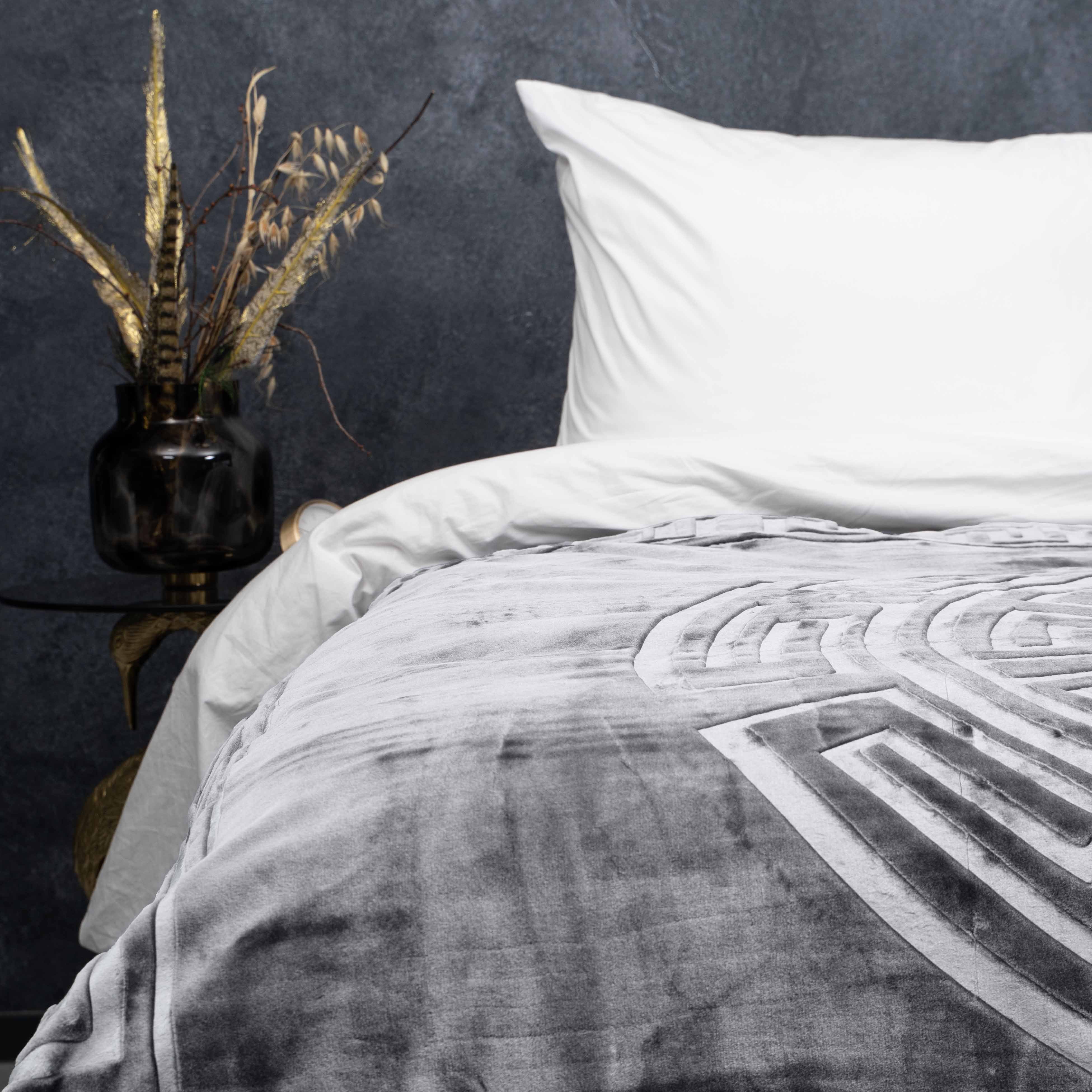 Embossed Zeta Deken Grijs - Woon of slaap deken - Luxe design - Makkelijk wasbaar