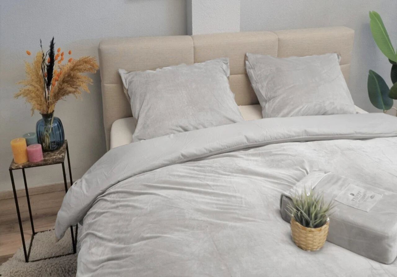 Velvet Duvet Cover Silver Velvet – Luxury &amp; Warmth for Every Bedroom