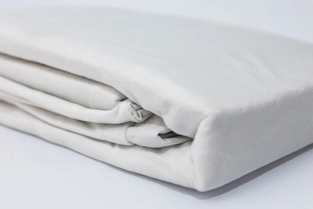 Velvet Duvet Cover Silver Velvet – Luxury &amp; Warmth for Every Bedroom