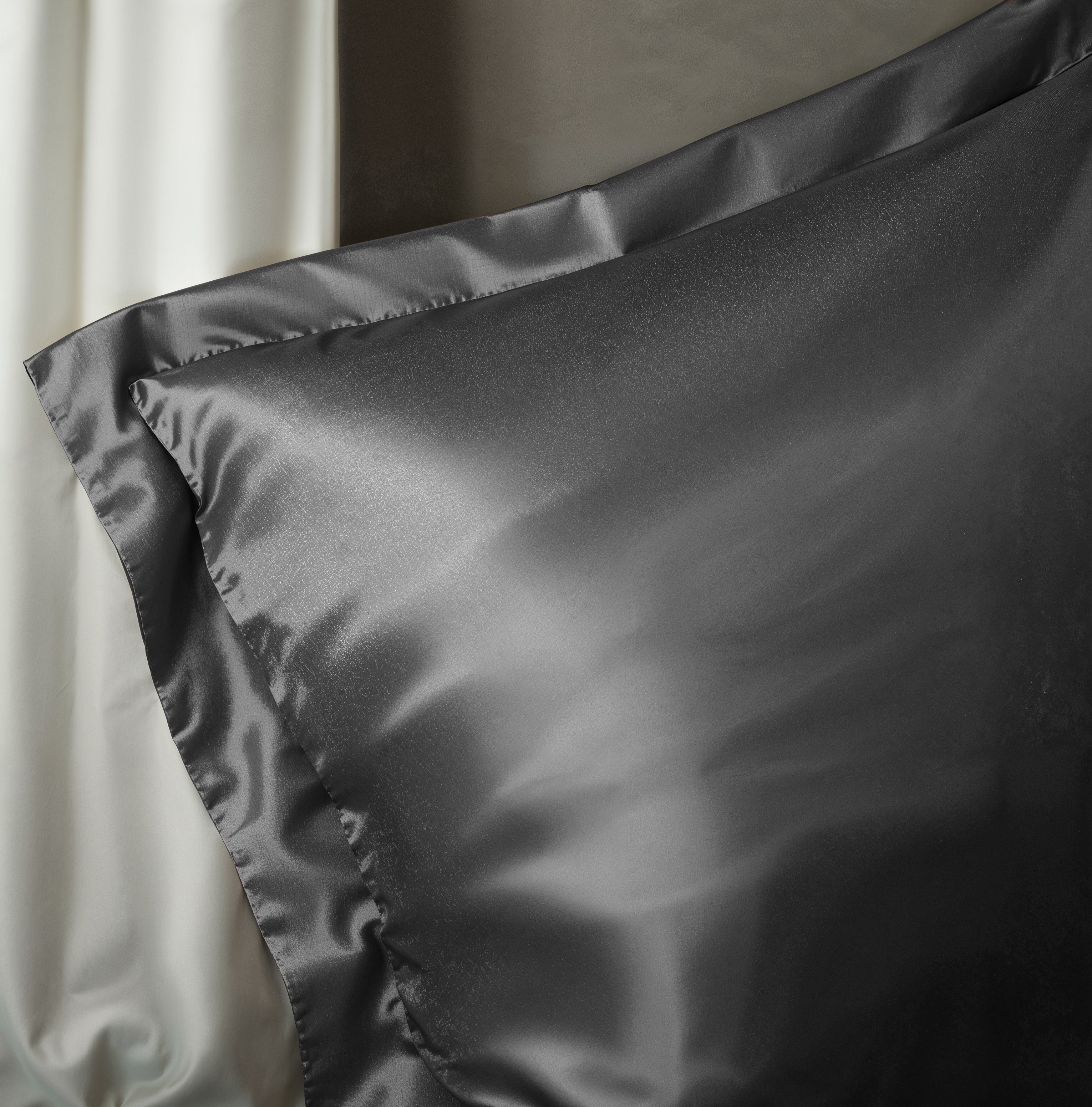 Glossy Antraciet Dekbedovertrek