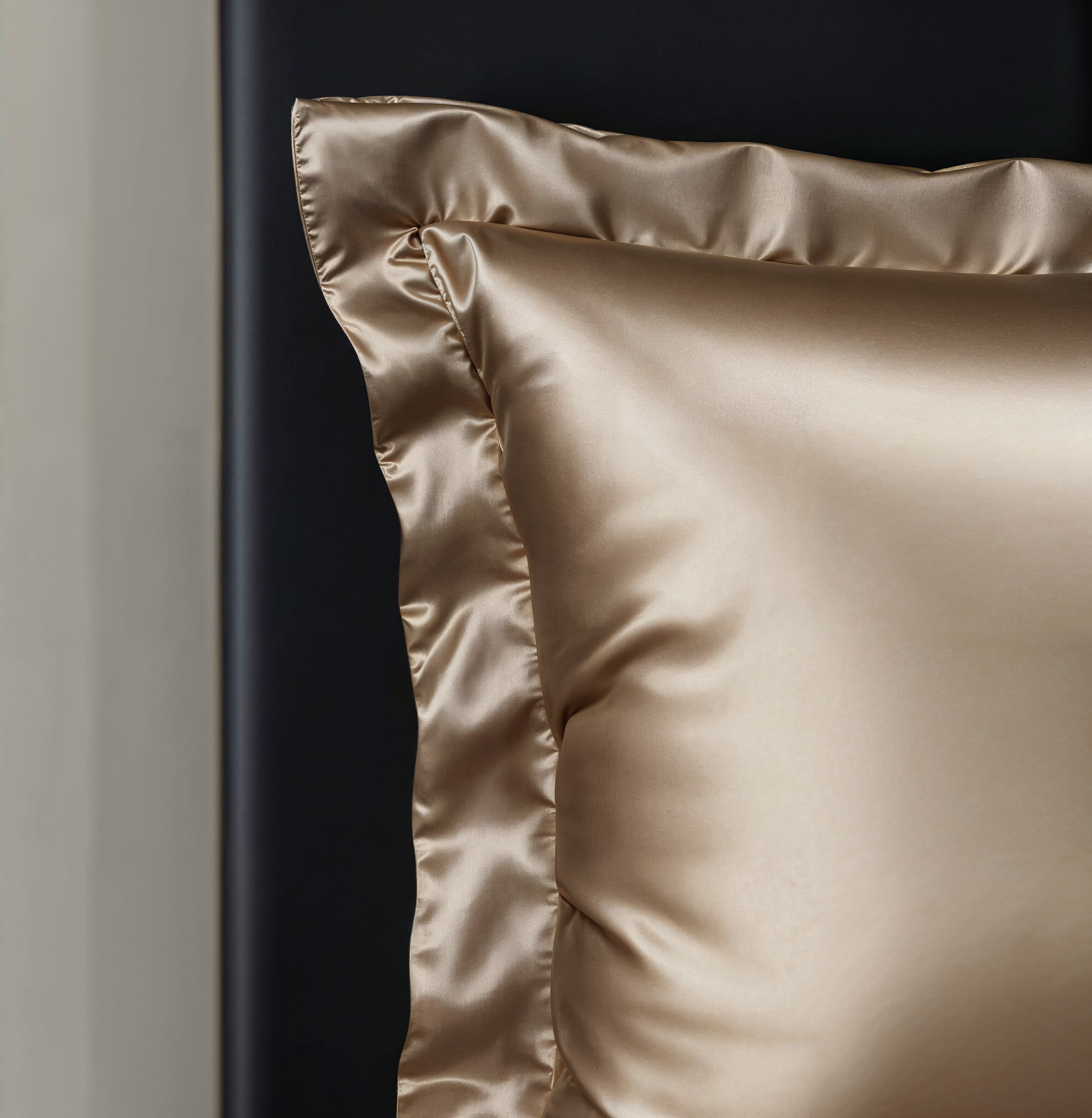 Glossy Taupe Dekbedovertrek