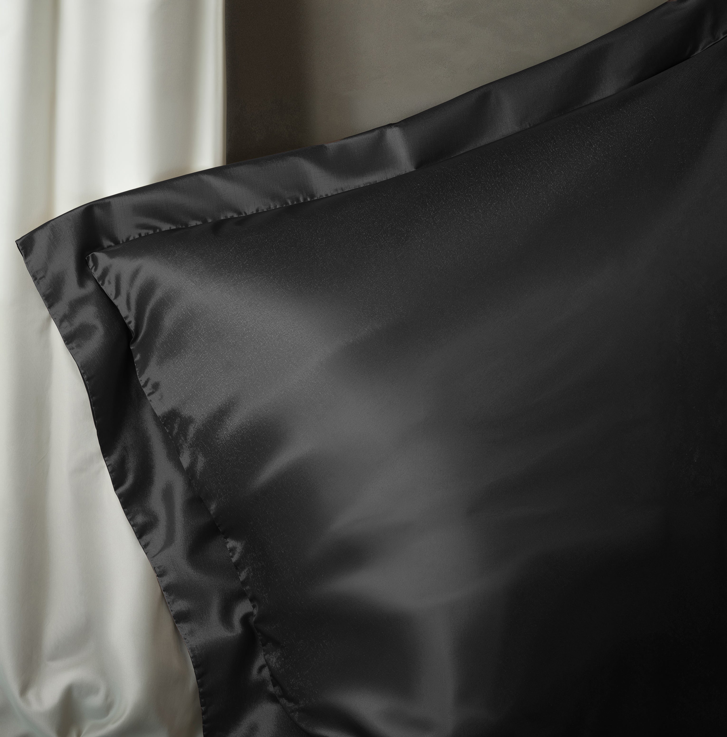 Glossy Zwart Dekbedovertrek