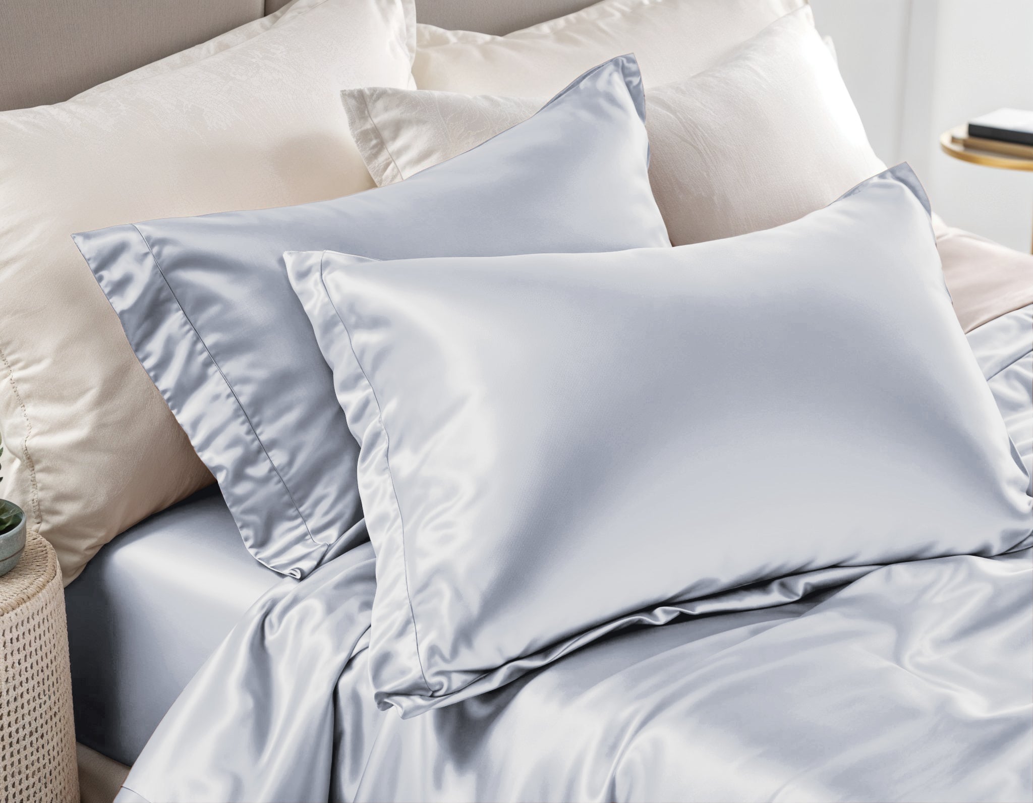 Glossy White Pillowcase 60 x 70 cm - Anti-hair loss - Hair salon product - 2 pieces in 1 package