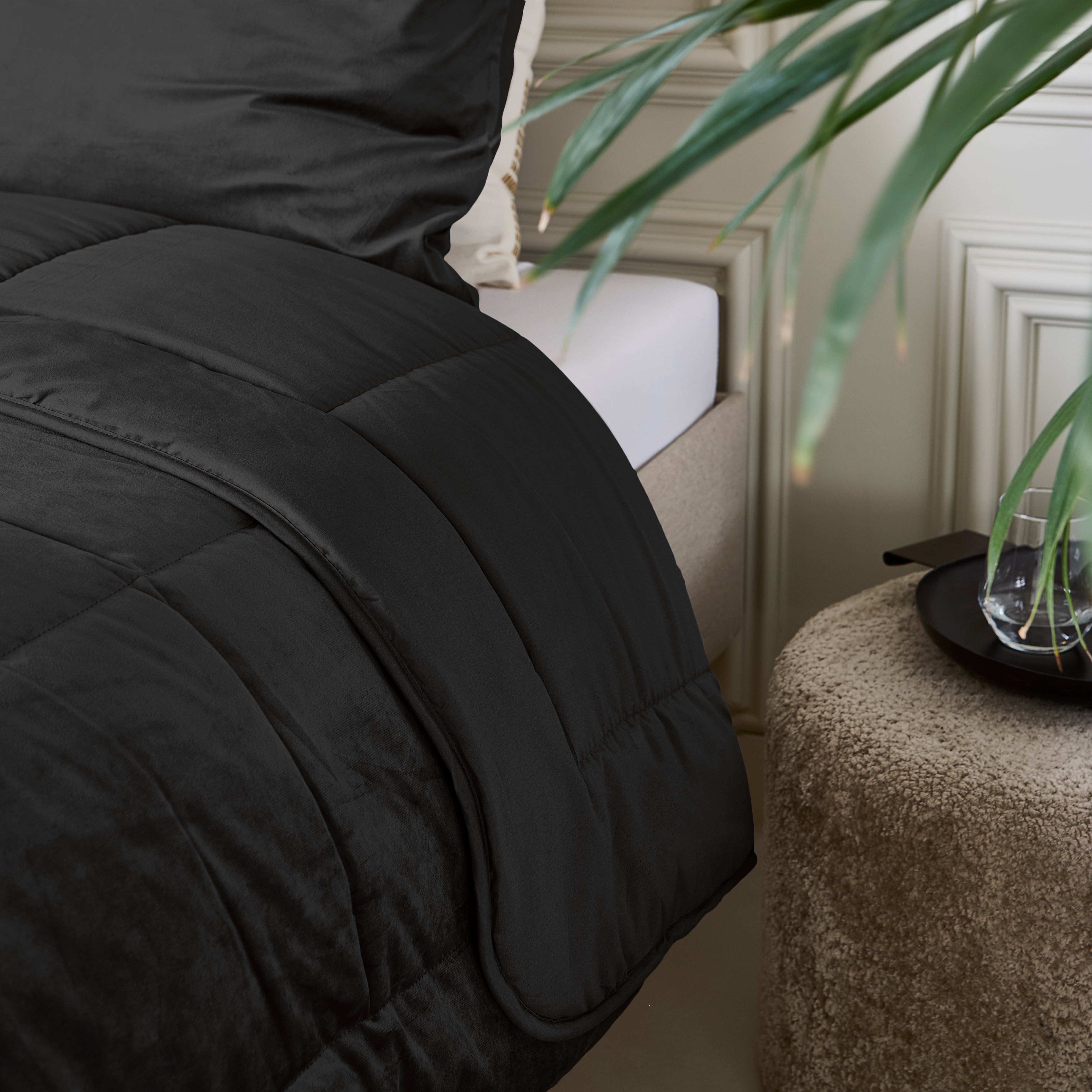 All-in One Lazy Velvet Dekbed Zwart - Dekbed voor het hele jaar