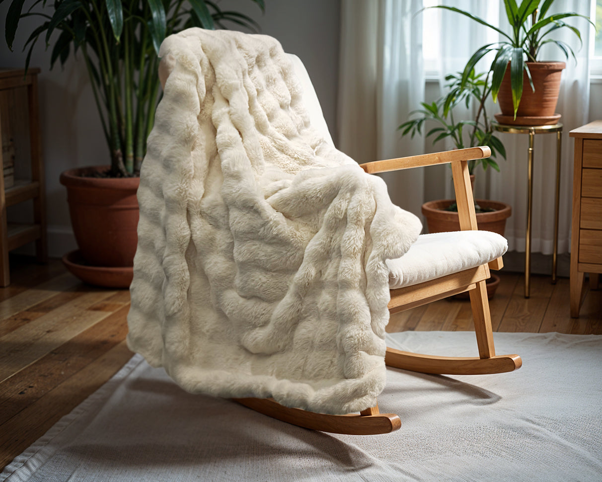 Pom Rabbit Fur plaid Beige 150 x 200 - Nep bont - Heerlijk zacht - Hoogwaardige kwaliteit