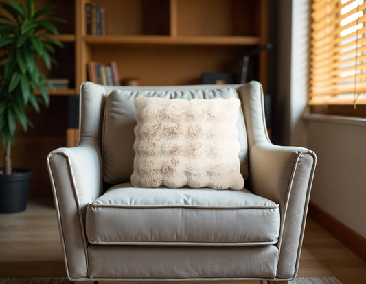 Pom Rabbit Fur sierkussen Beige 50 x 50 - Nep bont - Heerlijk zacht - Hoogwaardige kwaliteit