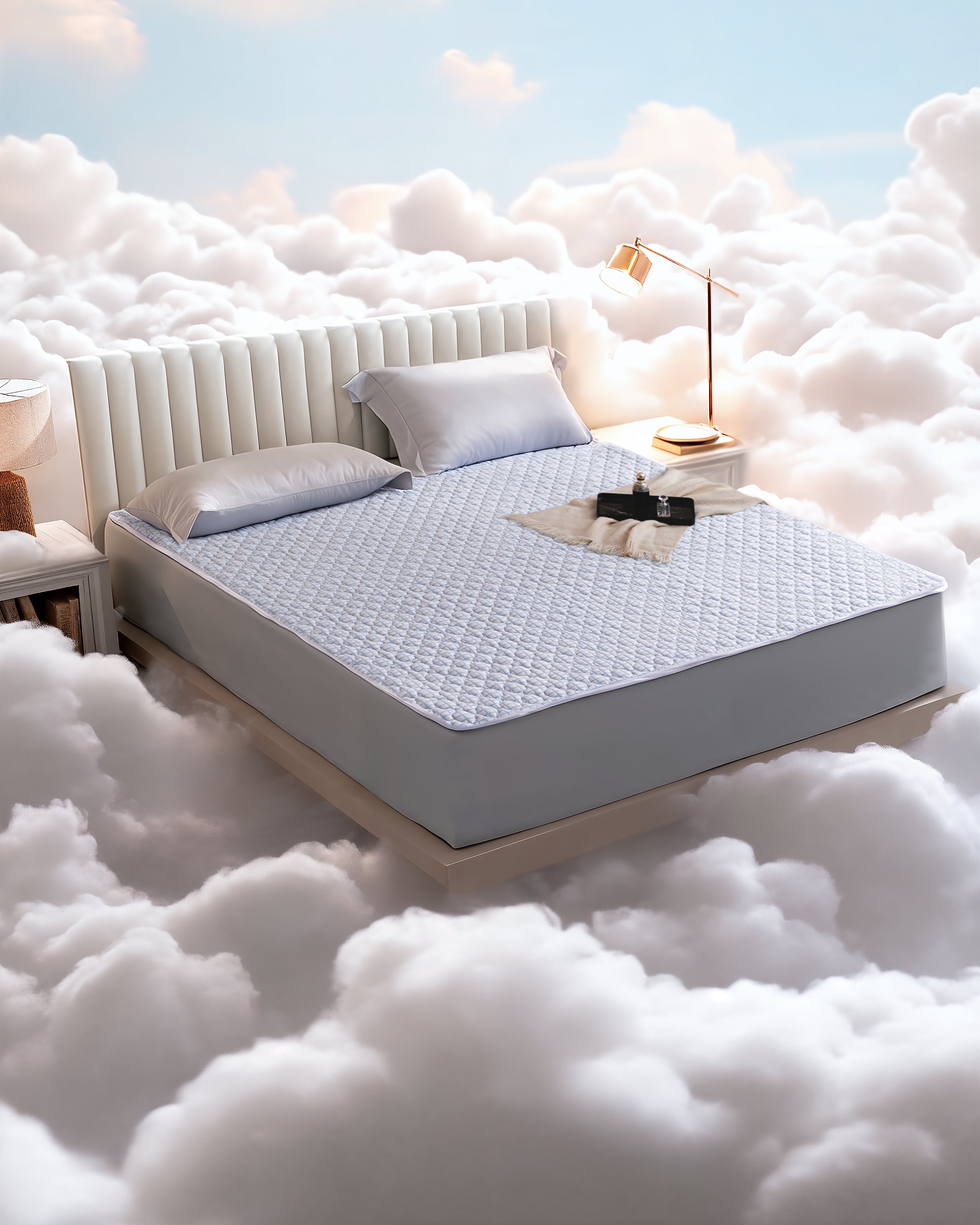 QMAX mattress topper White