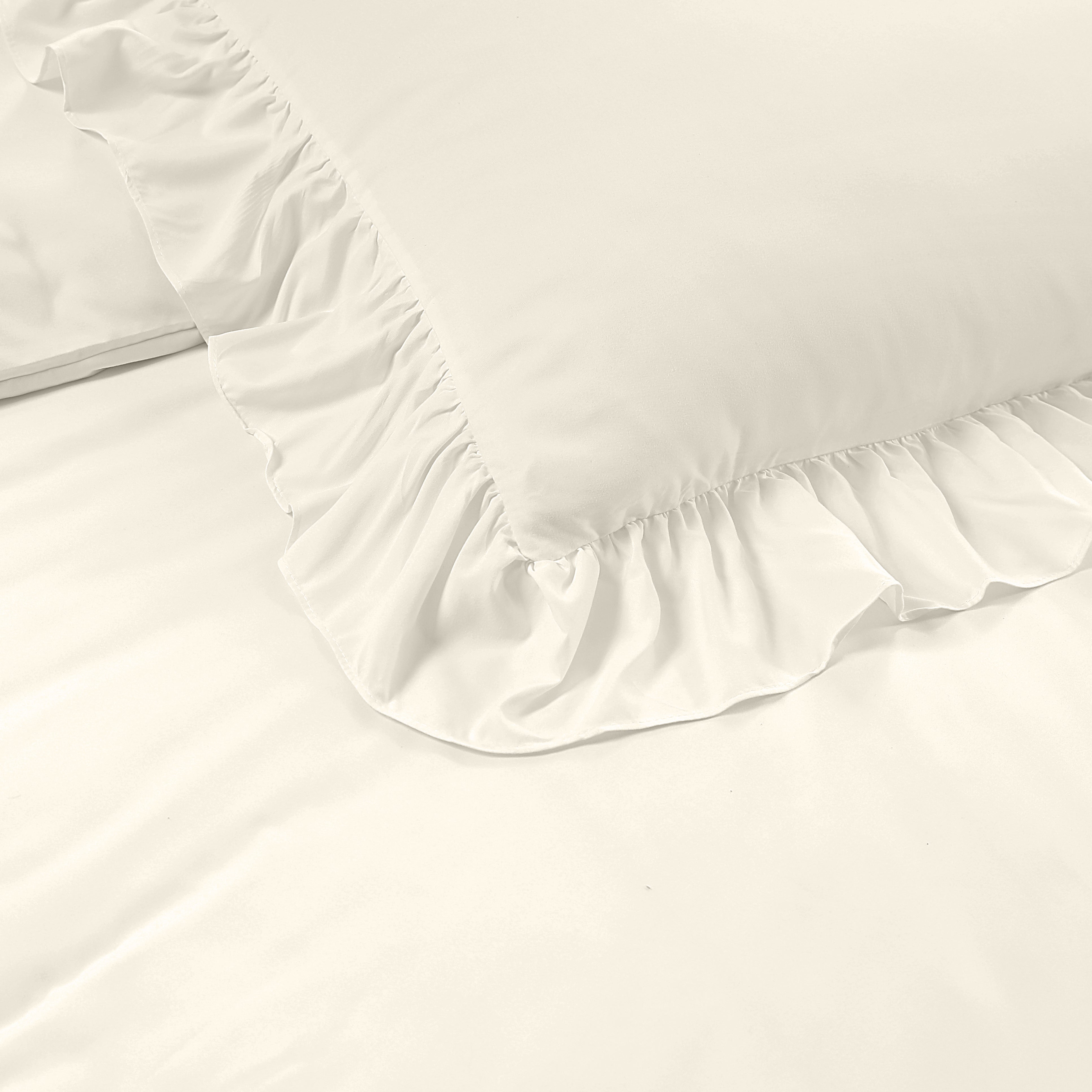 Ruffles Dekbedovertrek Creme - Ruches overal rondom - Trendy design - Heerlijk zacht