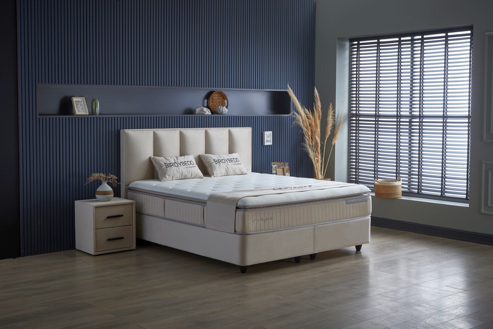 SKYBEDD ® - Boxspring met opbergruimte Birdybedd Beige