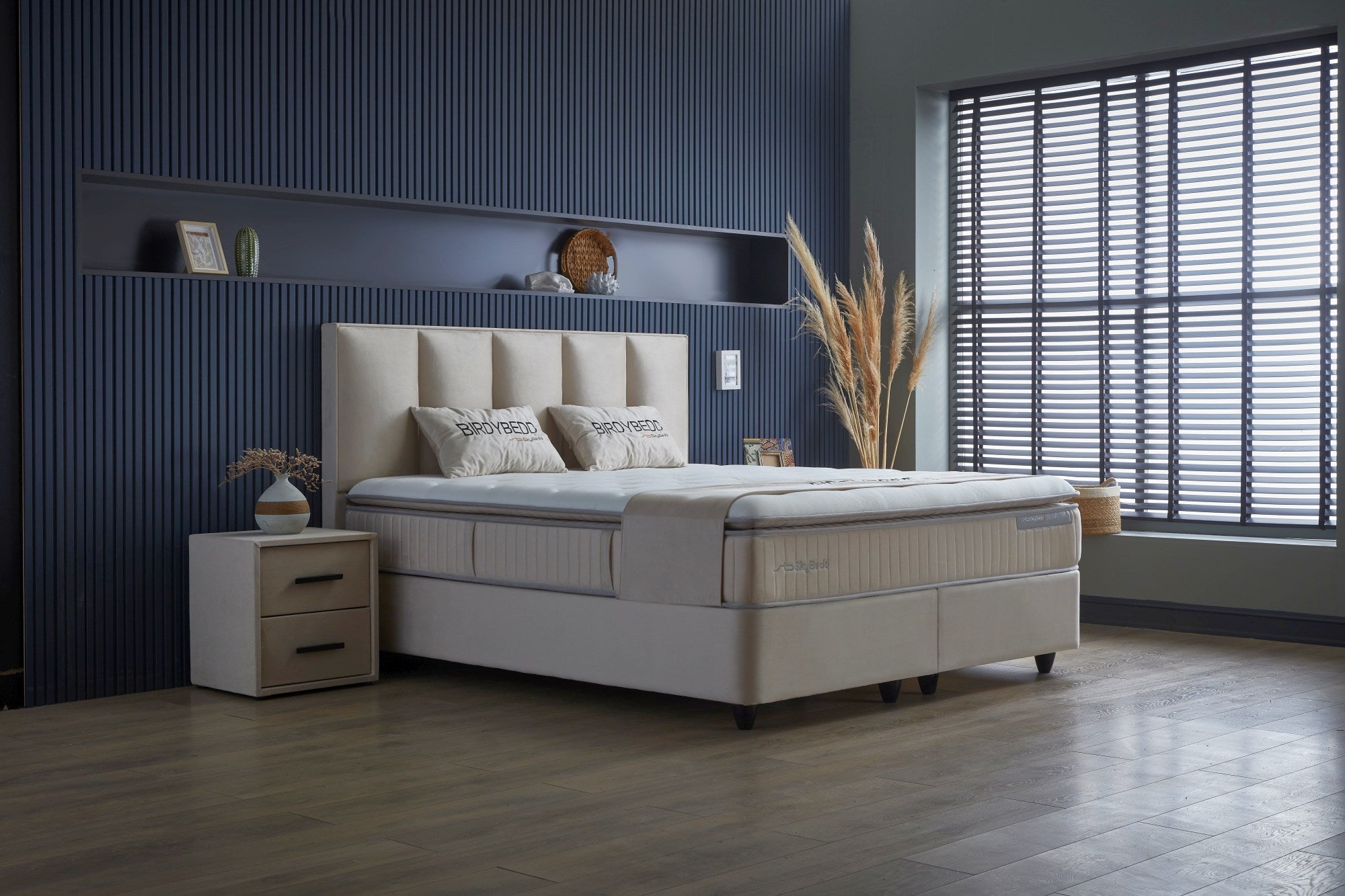SKYBEDD ® - Boxspring met opbergruimte Birdybedd Beige