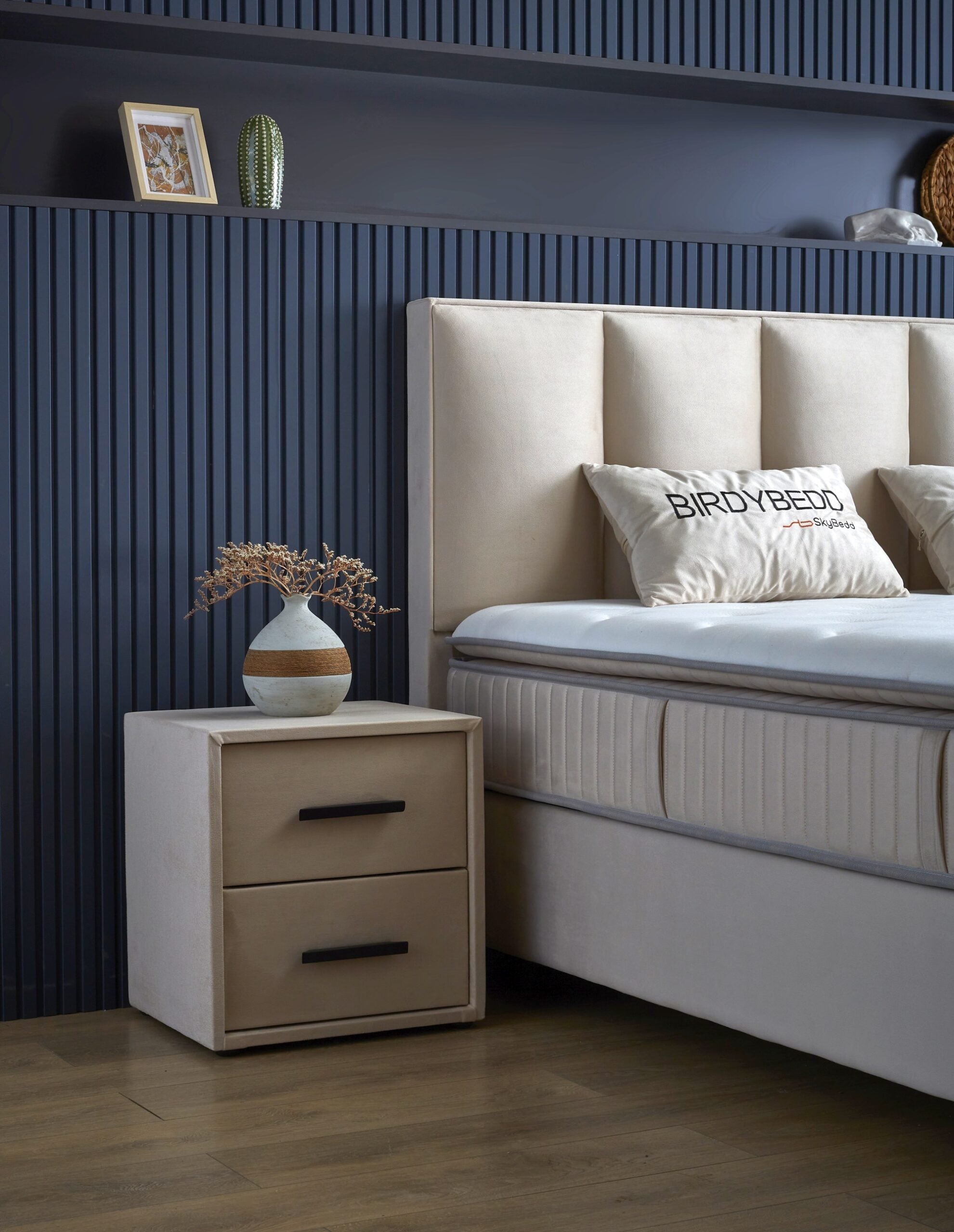 SKYBEDD ® - Boxspring met opbergruimte Birdybedd Beige