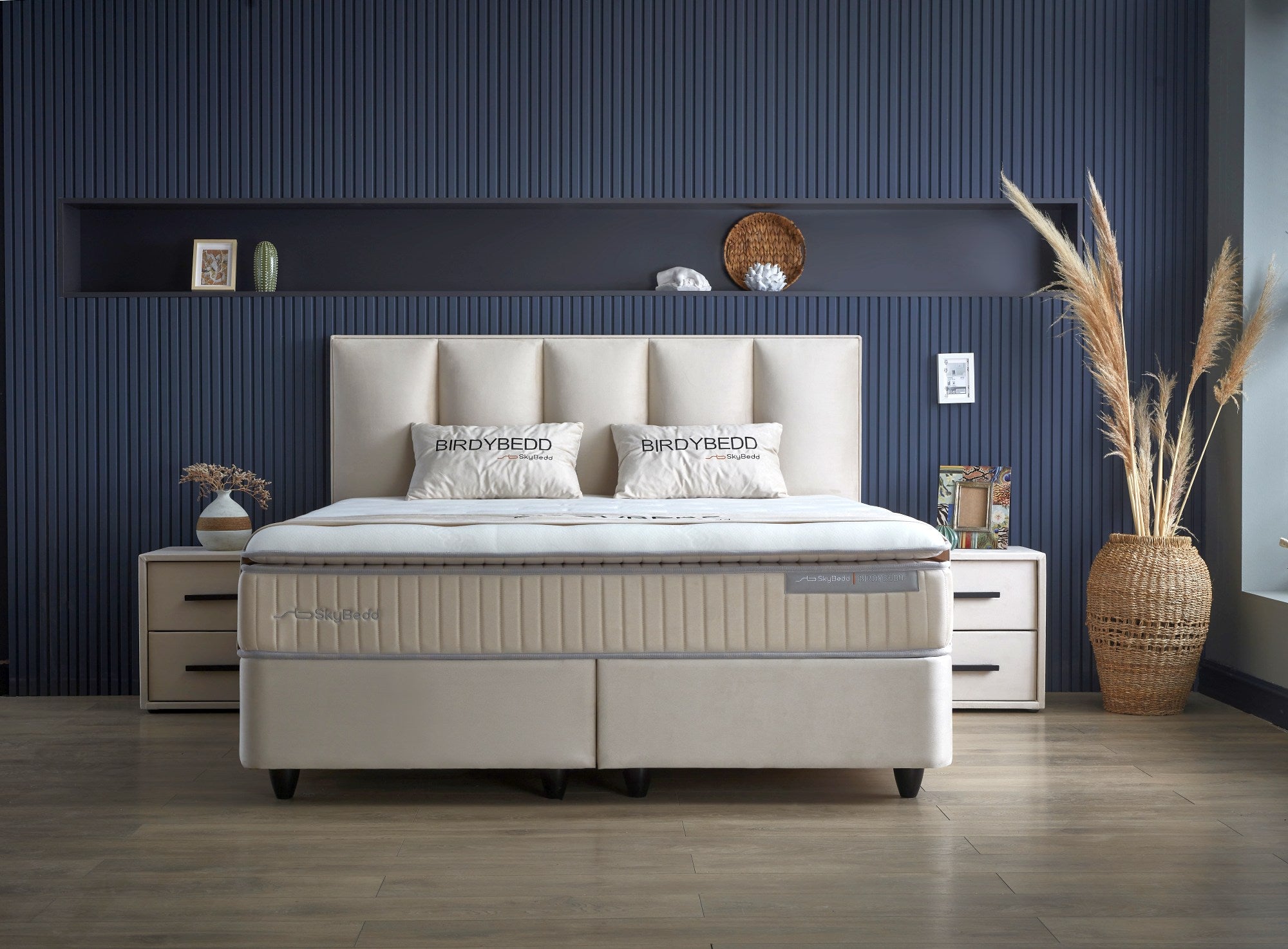 SKYBEDD ® - Boxspring met opbergruimte Birdybedd Beige