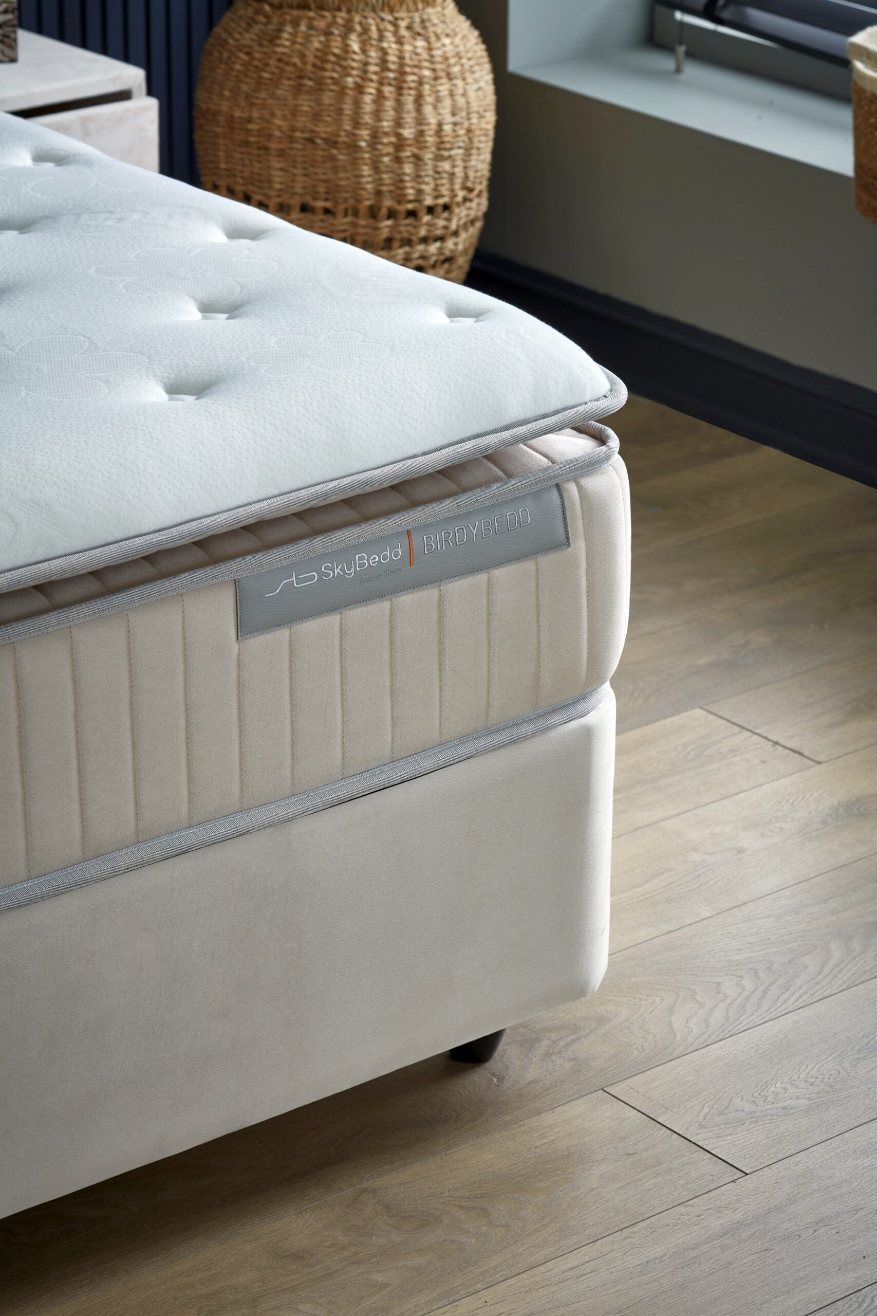 SKYBEDD ® - Boxspring met opbergruimte Birdybedd Beige