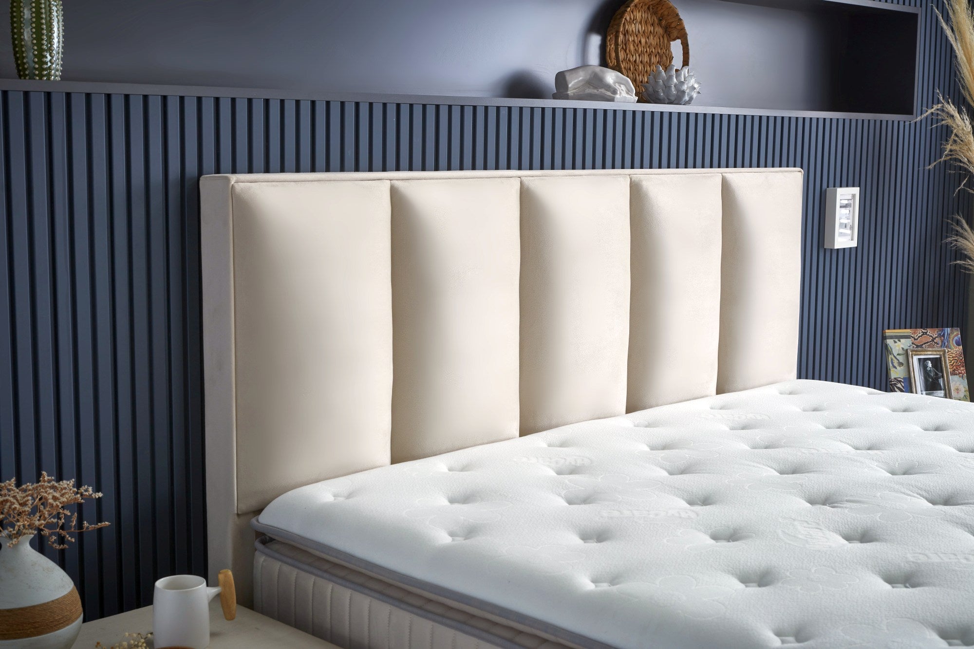 SKYBEDD ® - Boxspring met opbergruimte Birdybedd Beige