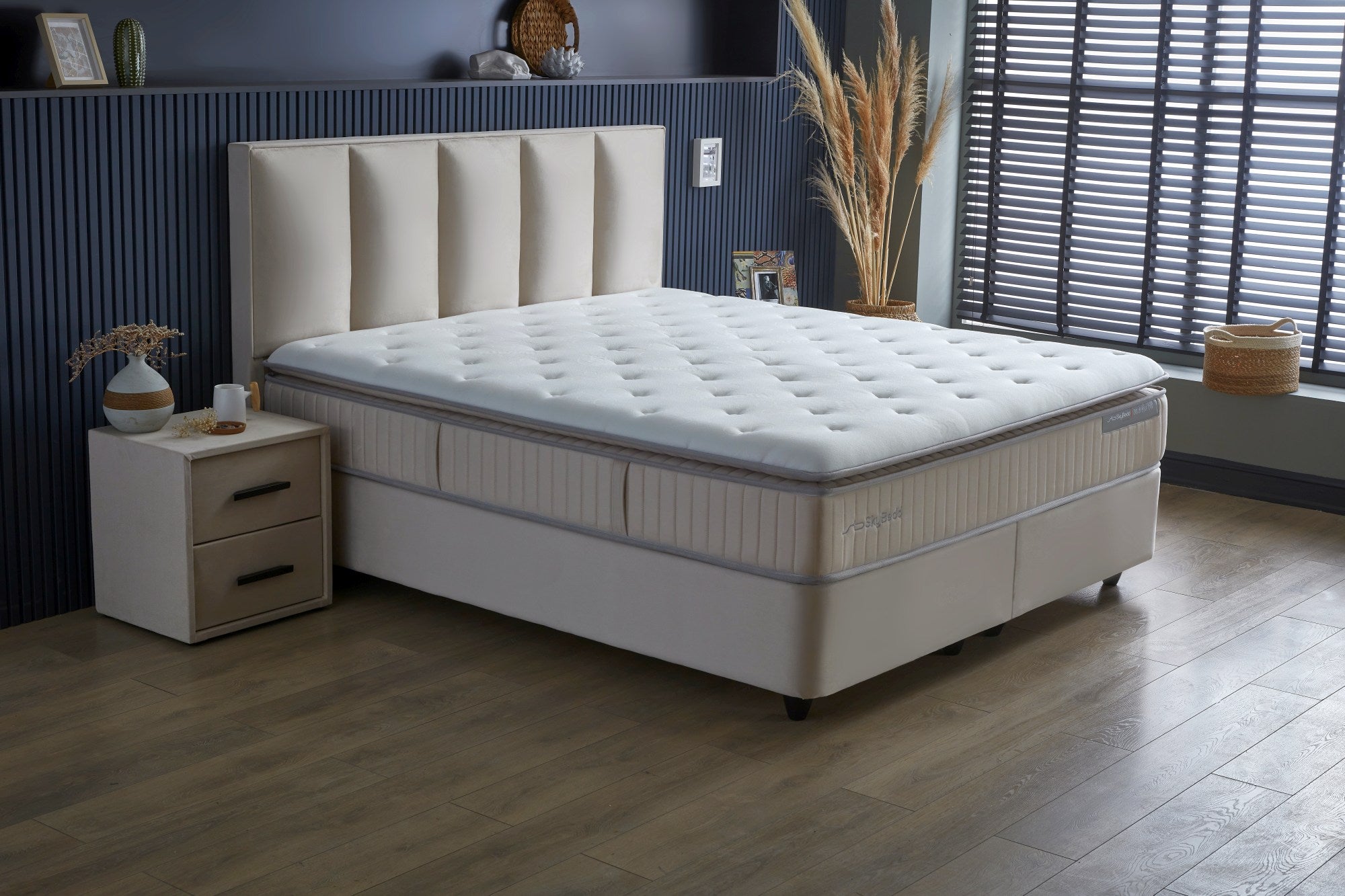 SKYBEDD ® - Boxspring met opbergruimte Birdybedd Beige