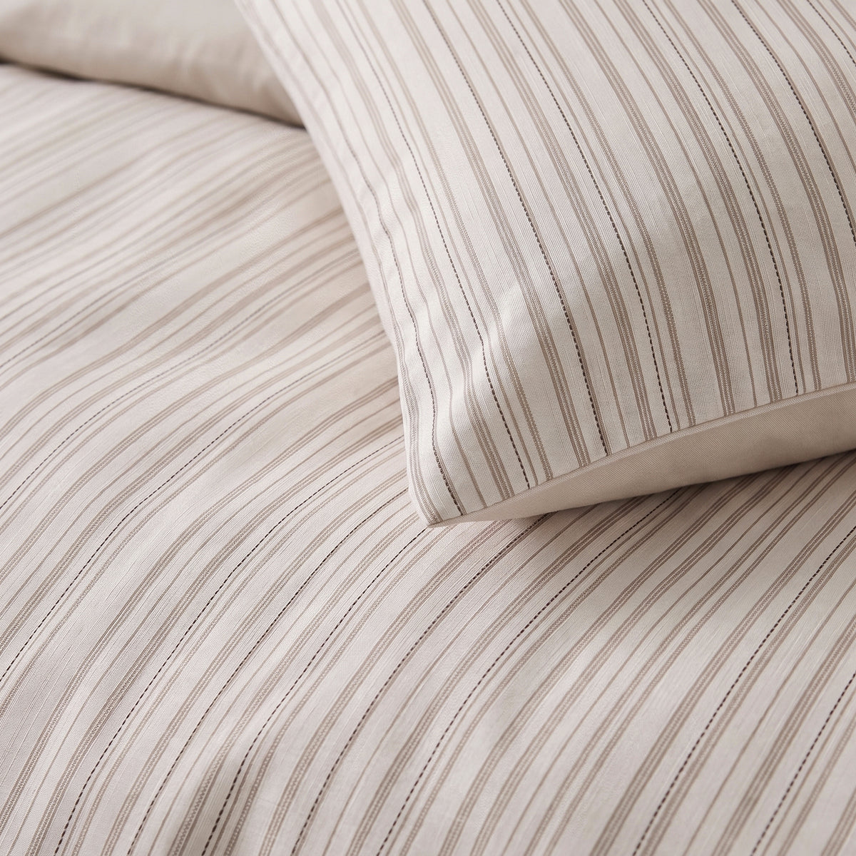 Sleeptime Dekbed - Max Beige/Roze - Voor het hele jaar + Kussenslopen