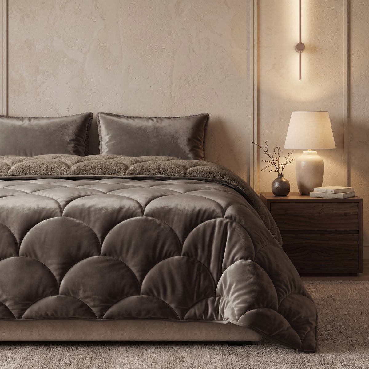 Sleeptime Lazy Dekbed - Teddy/Velvet - Taupe/Bruin - Met kussenslopen