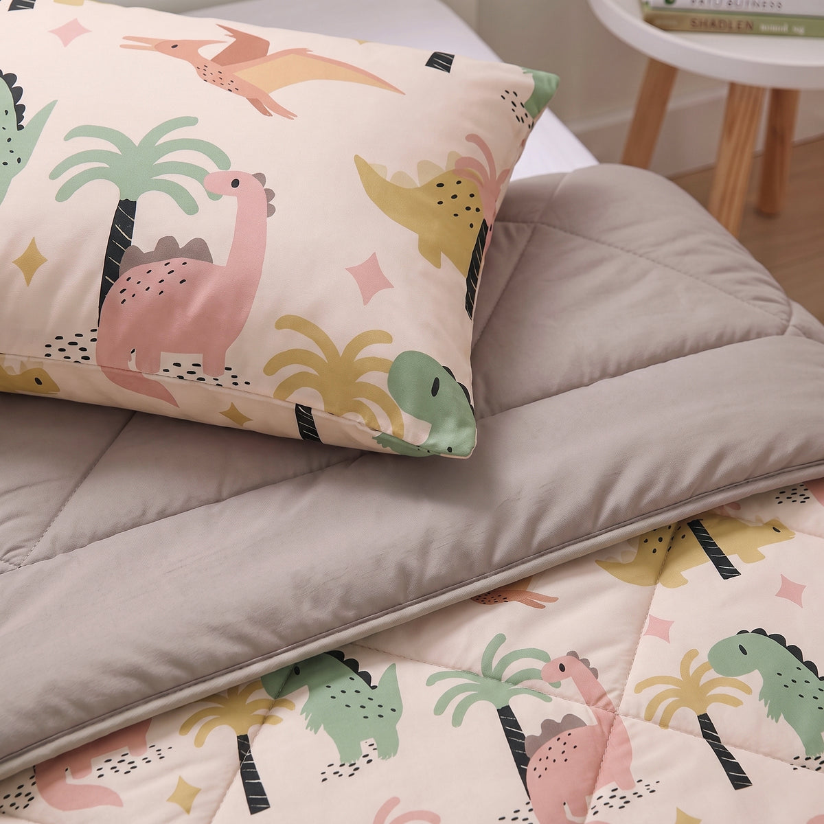 Sleeptime Lazy Kids Dekbed Dino Zand - 140 x 200 cm met sloop