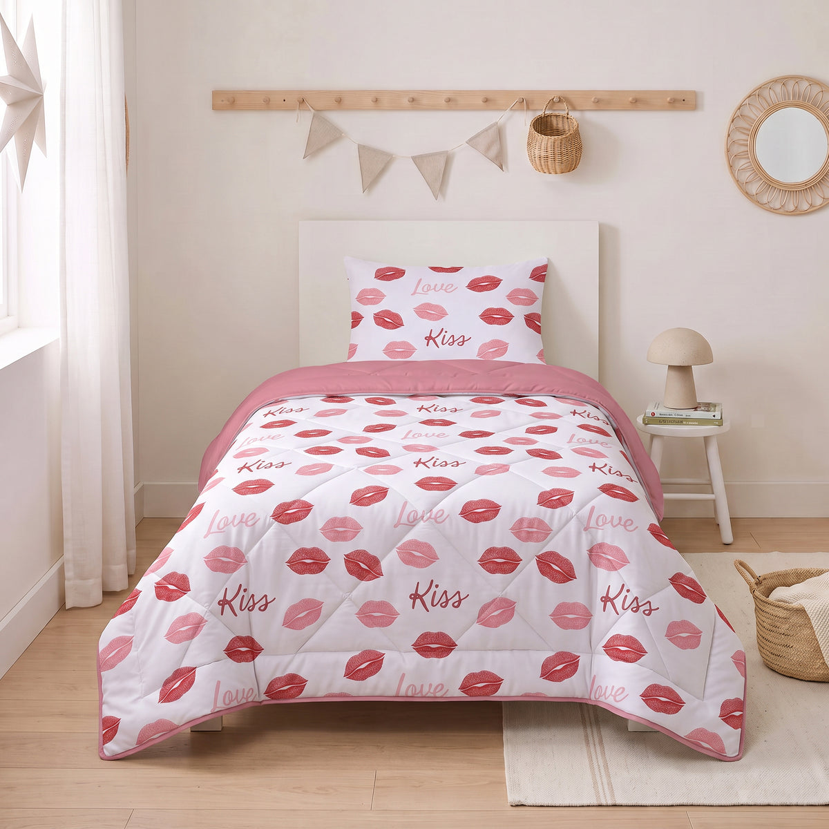 Sleeptime Lazy Kids Dekbed Kusjes Wit - 140 x 200 cm met sloop