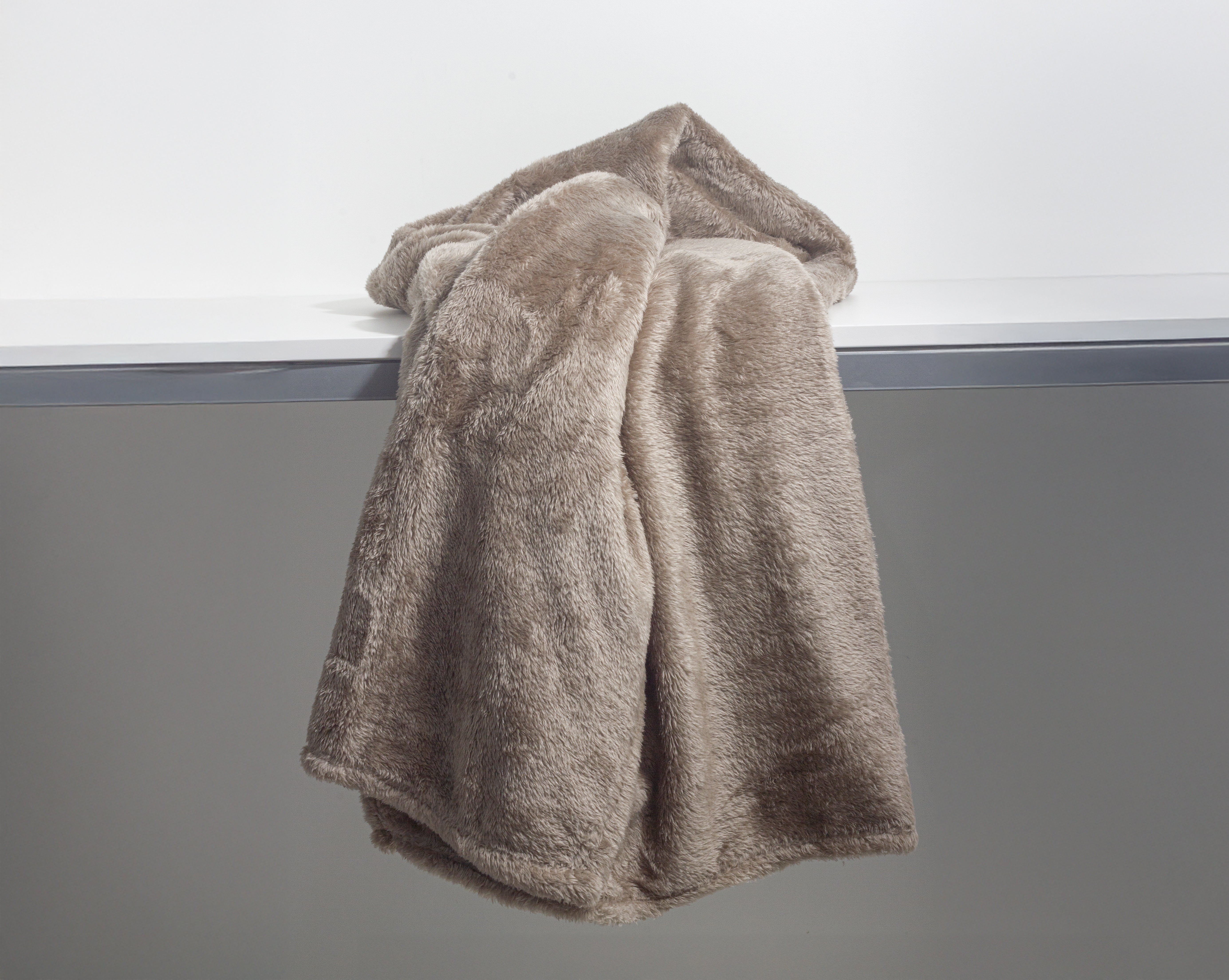 Teddy plaid Diep Taupe 150 x 200