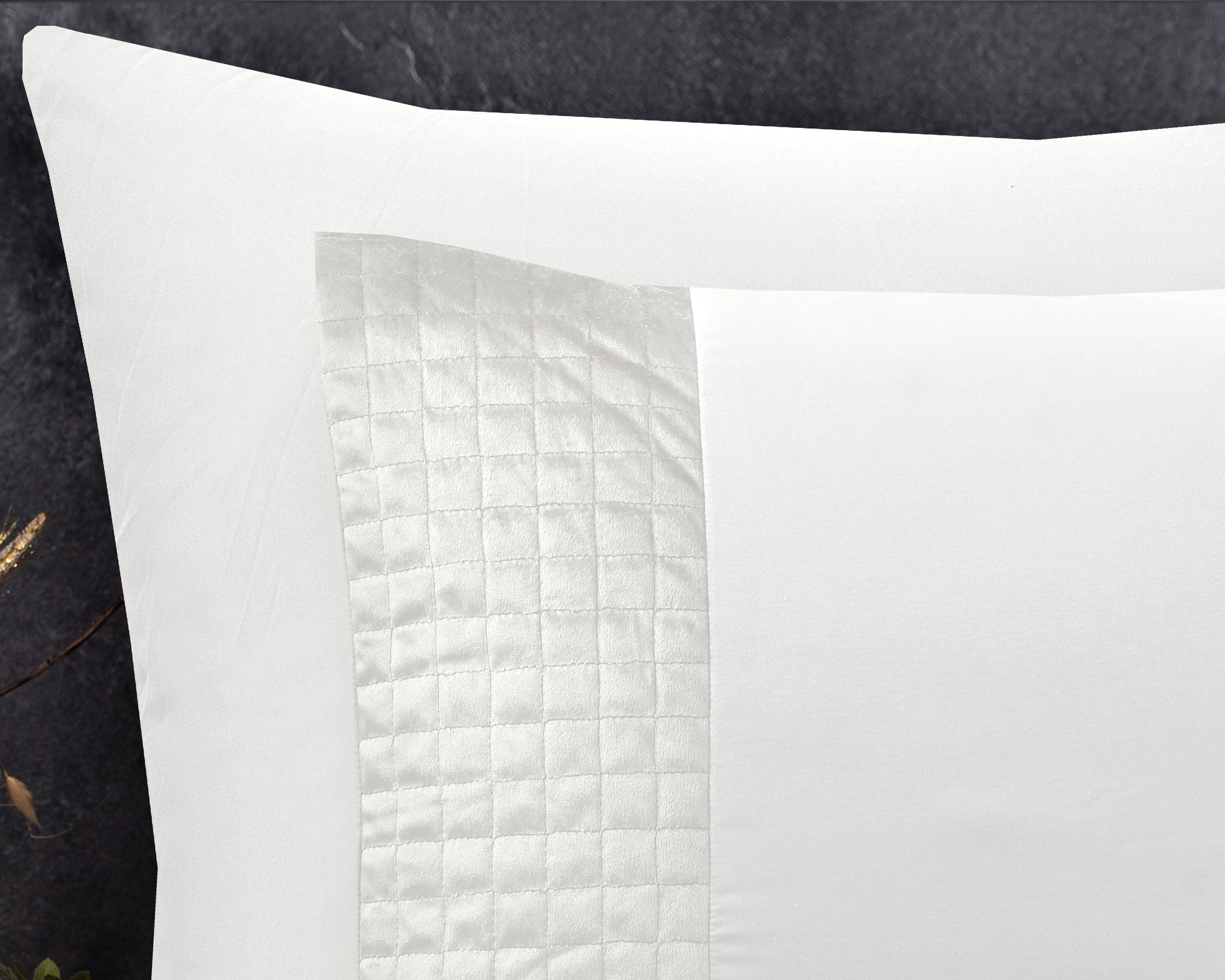 Velvet Band White Duvet Cover - Luxurious velvet band - Velvet soft - Square stitched