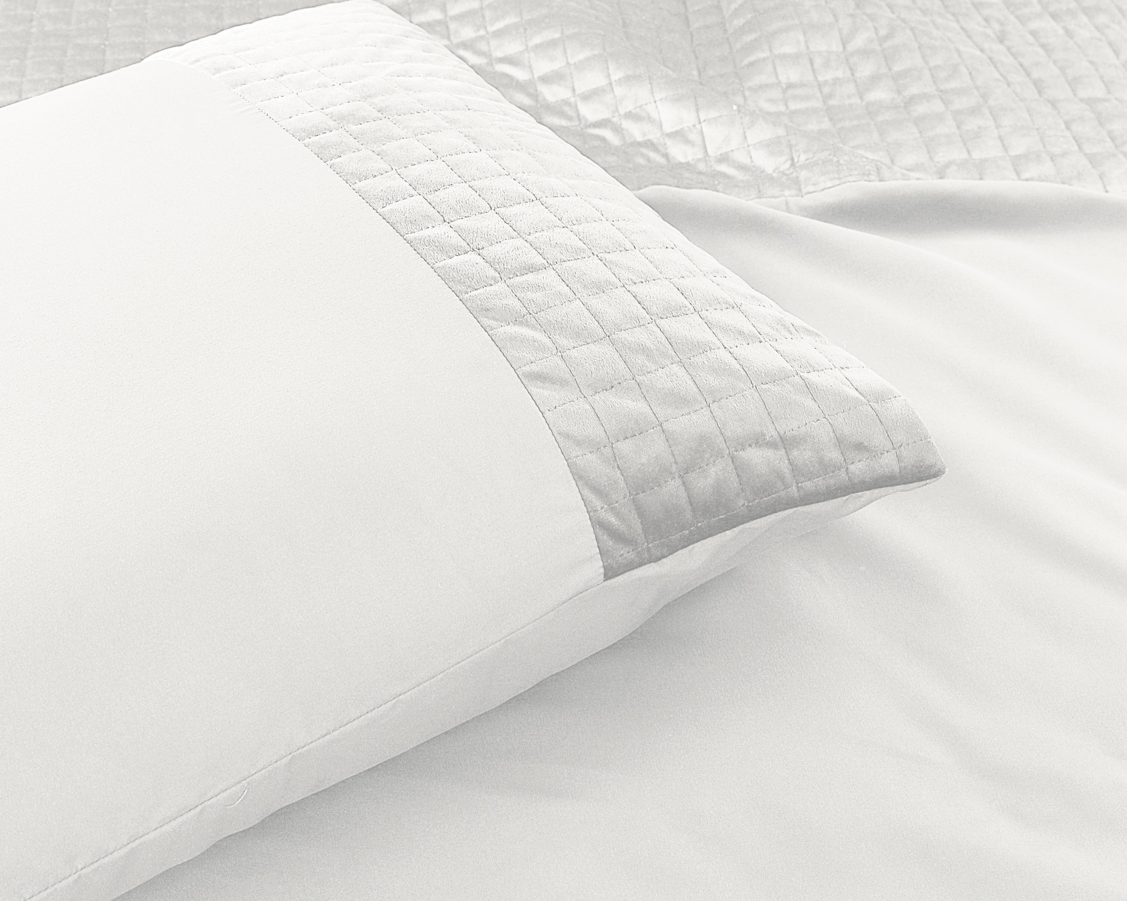 Velvet Band White Duvet Cover - Luxurious velvet band - Velvet soft - Square stitched