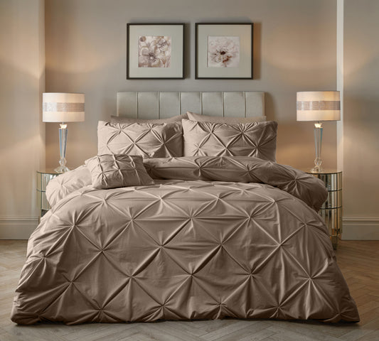 Velvet Pintuck Dekbedovertrek Taupe - Fluweel zacht - Chique design - Luxe verpakking
