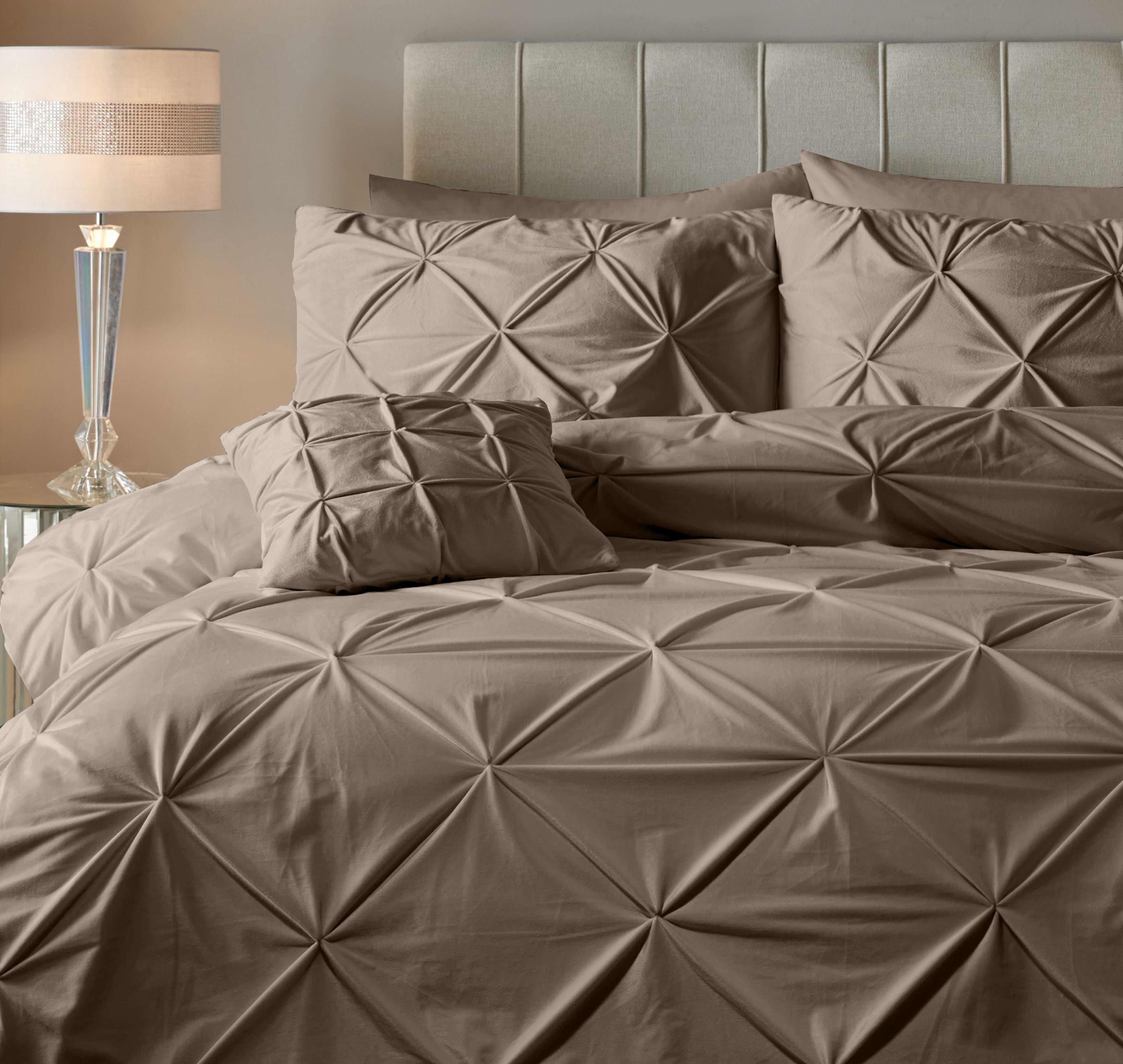 Velvet Pintuck Dekbedovertrek Taupe - Fluweel zacht - Chique design - Luxe verpakking