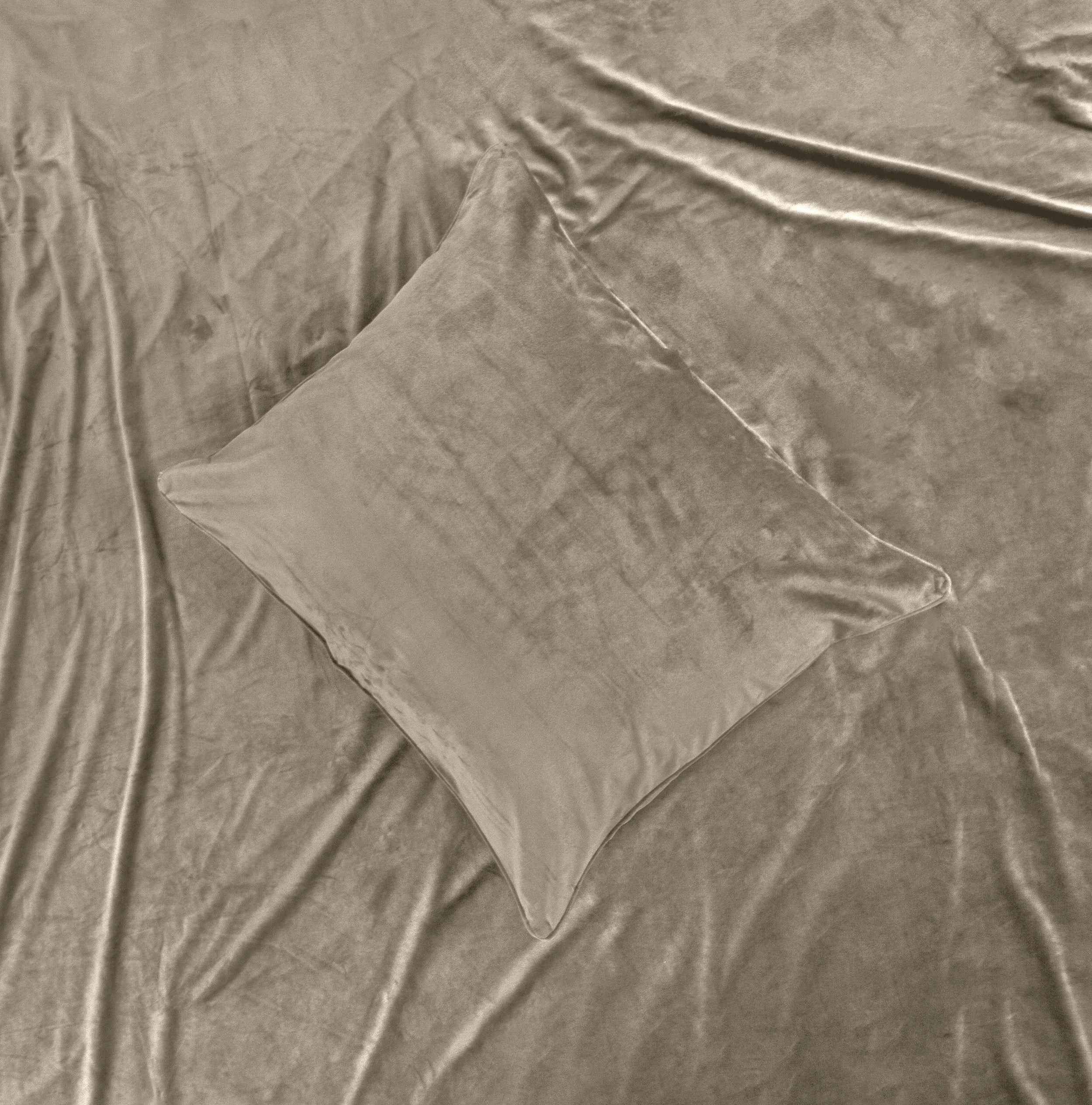 Velvet Piping Dekbedovertrek Taupe / Grijs - Velvet Piping - Fluweel zacht - Luxe verpakt