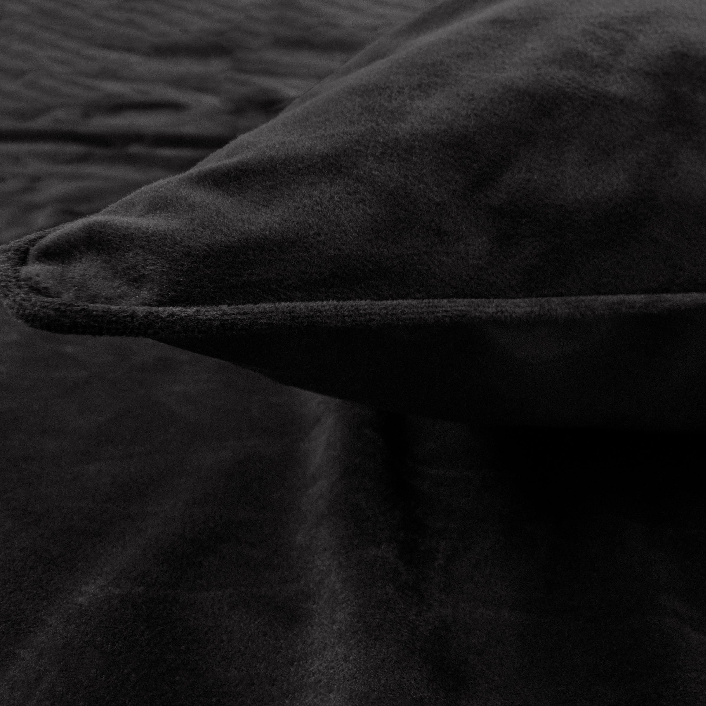 Velvet Piping Duvet Cover Black - Velvet Piping - Velvet soft - Luxuriously packaged