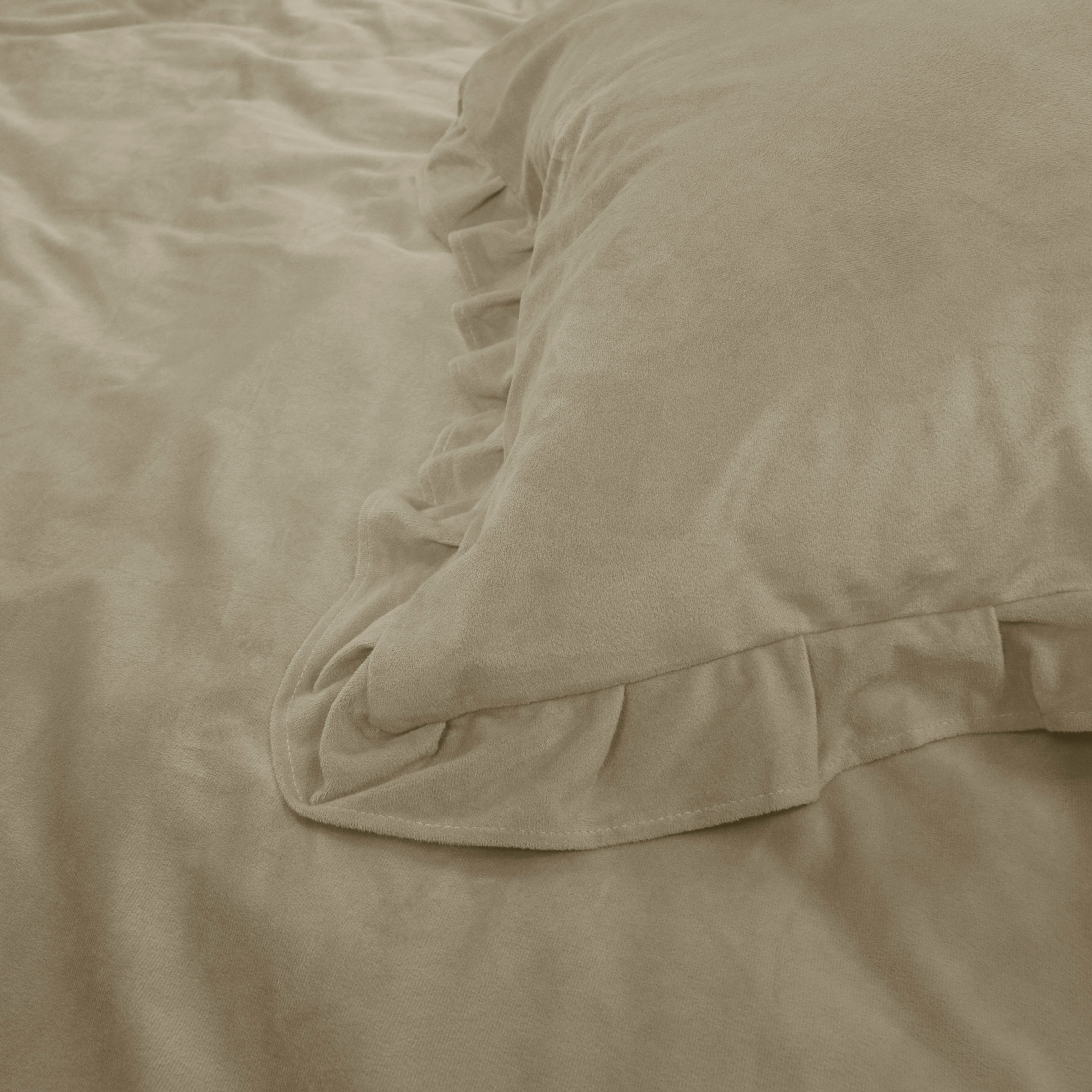 Velvet Ruffles Dekbedovertrek Iced Coffee - Ruffles effect - Fluweel zacht - Luxe verpakt