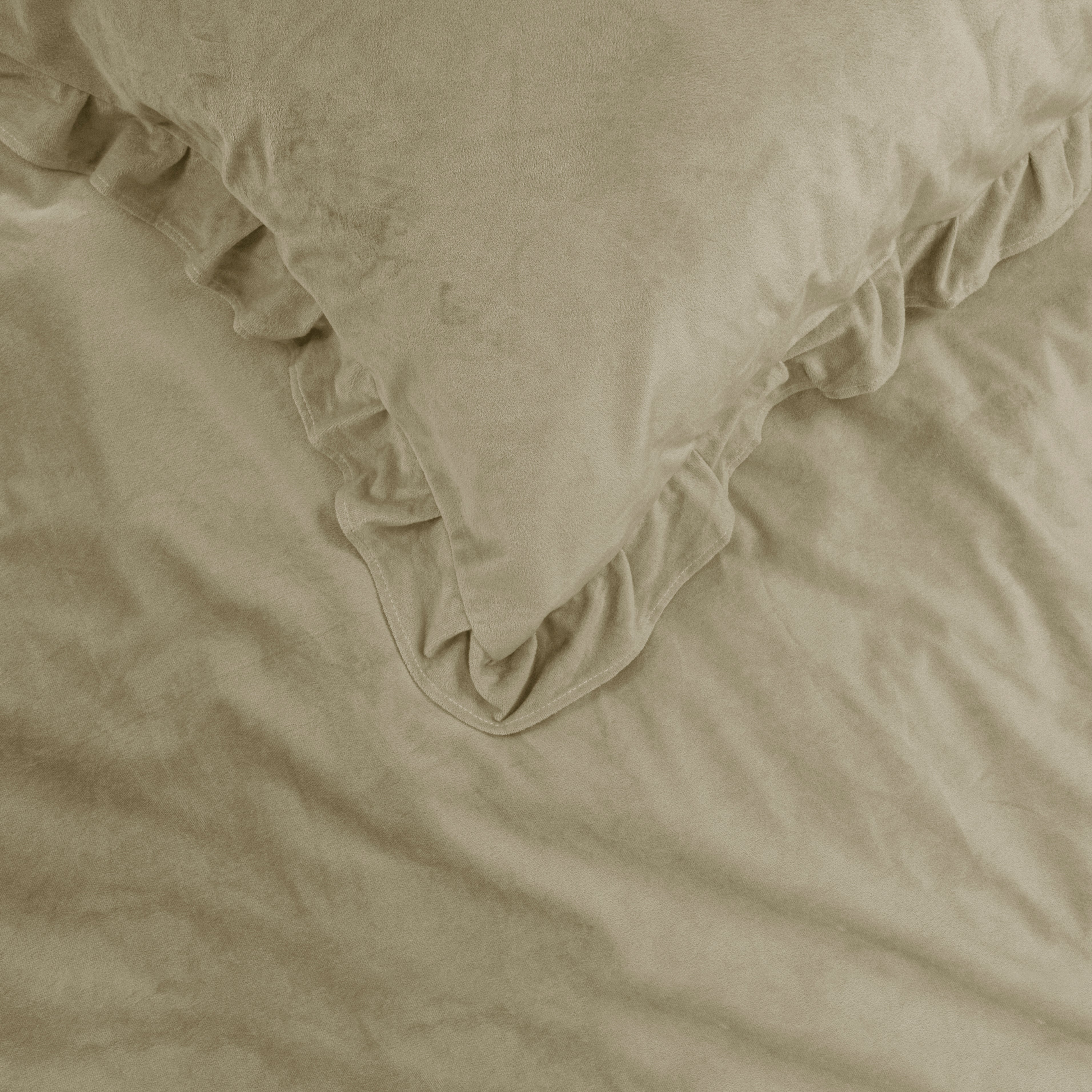 Velvet Ruffles Dekbedovertrek Iced Coffee - Ruffles effect - Fluweel zacht - Luxe verpakt