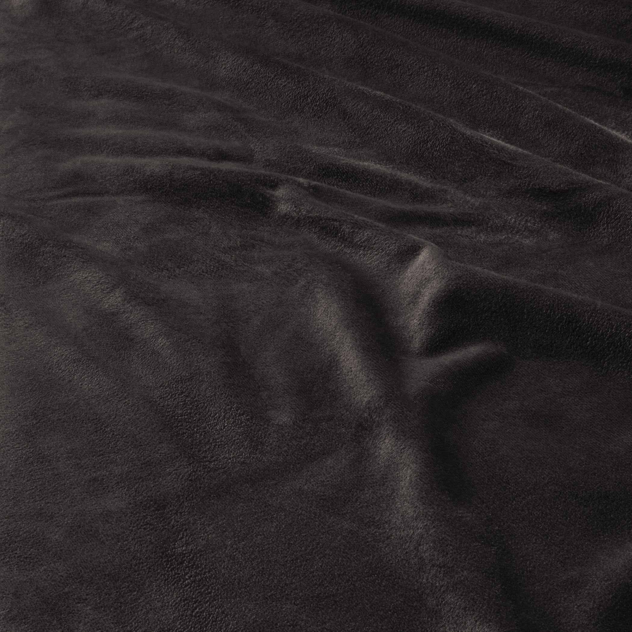 Velvet Ruffles Duvet Cover Black - Ruffles effect - Velvet soft - Luxuriously packaged