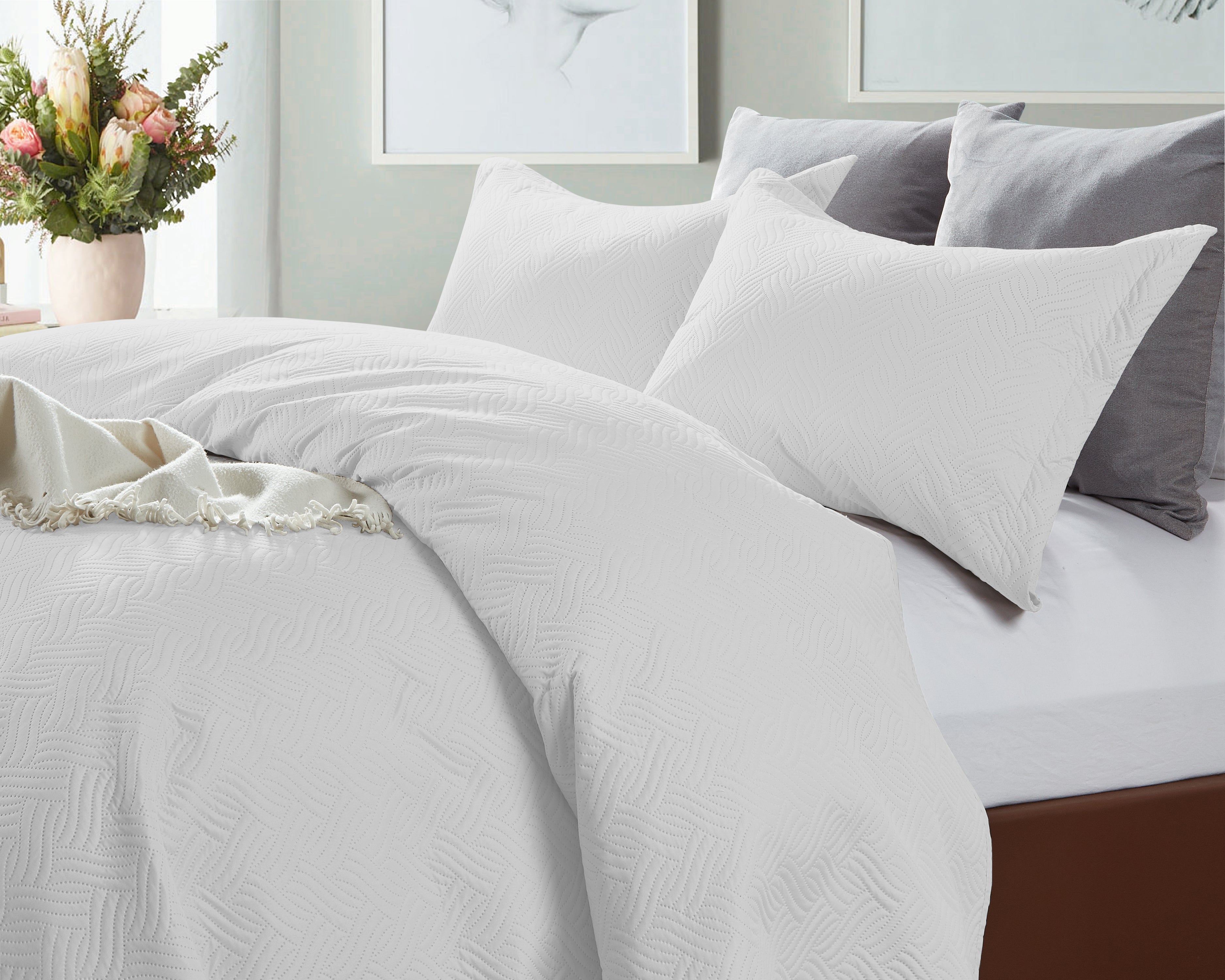 Wave Wit 260 x 250 - Mooie sprei - Makkelijk wasbaar - Met 2 slopen