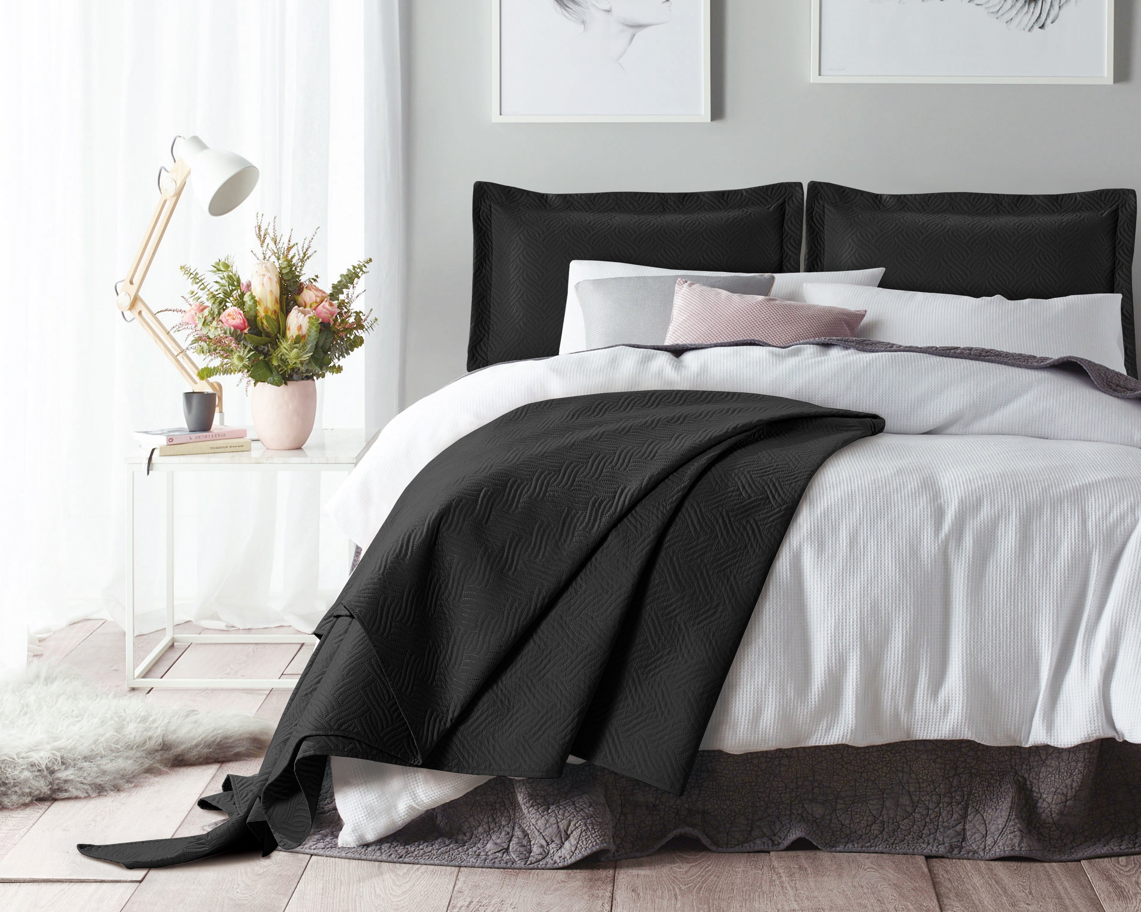 Wave Zwart 260 x 250 - Mooie sprei - Makkelijk wasbaar - Met 2 slopen