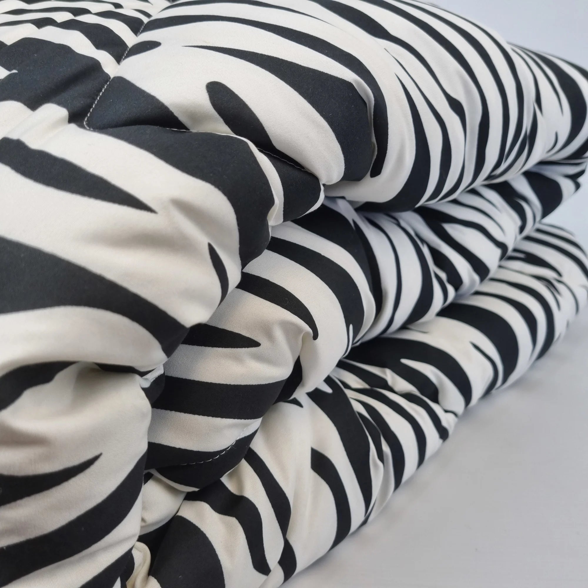 All-in One Lazy Dekbed Zebra - Dekbed voor het hele jaar