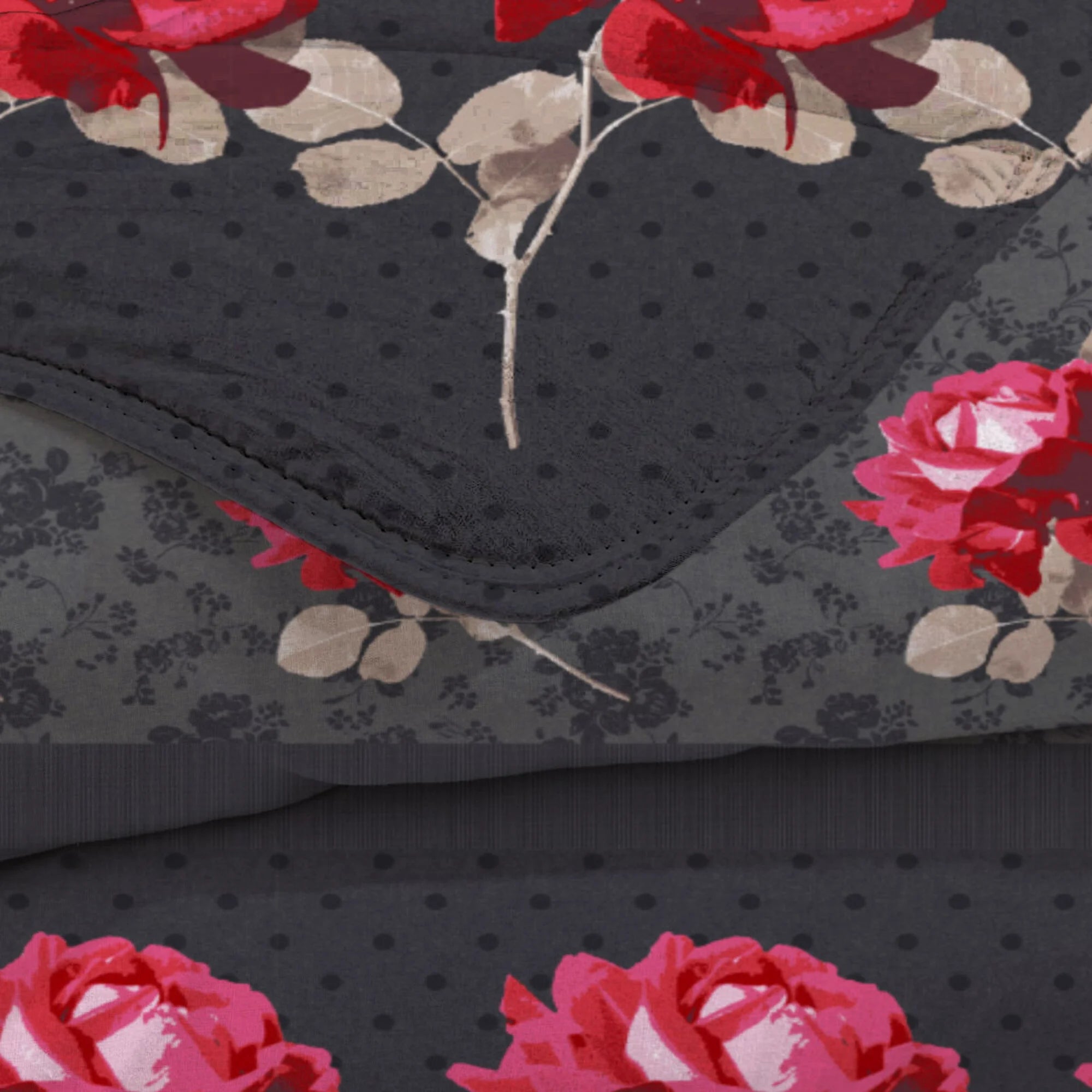 All-in One Lazy Dekbed Roses Black Red - Dekbed met kussenslopen