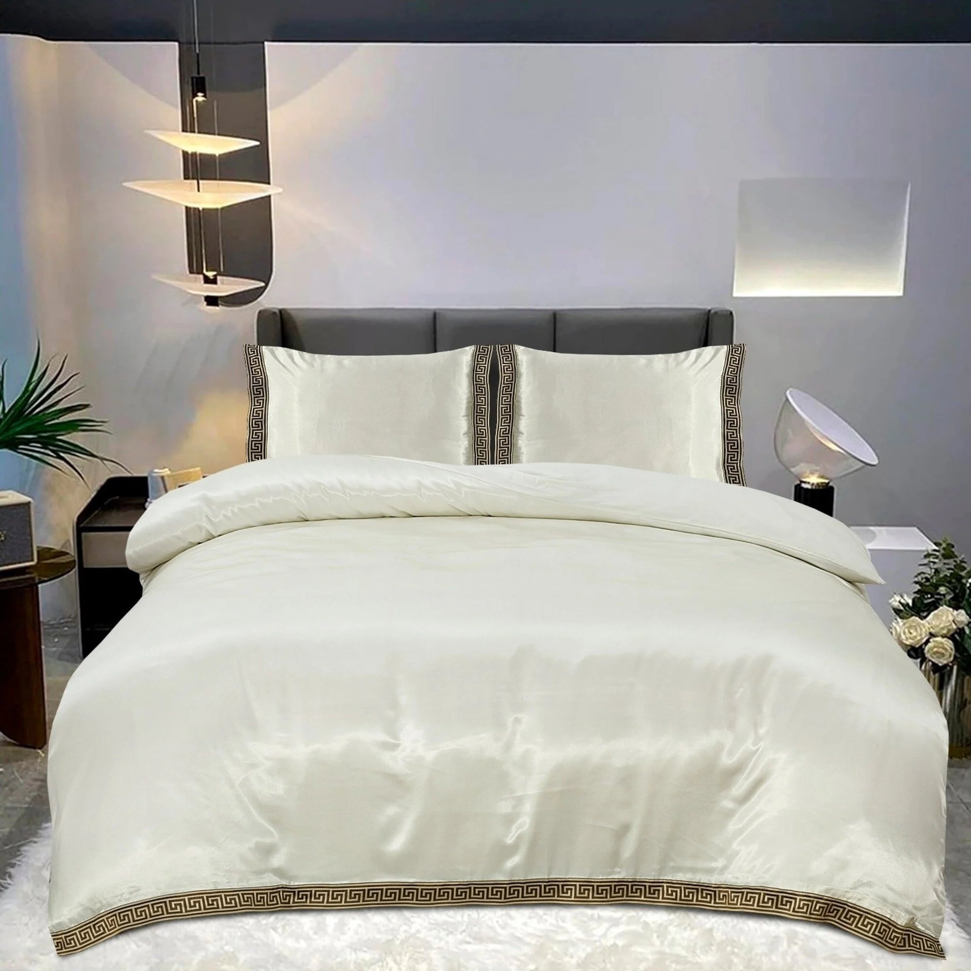Glanzend Satijnen Dekbedovertrek Off White met Lace - Griekse Sleutel