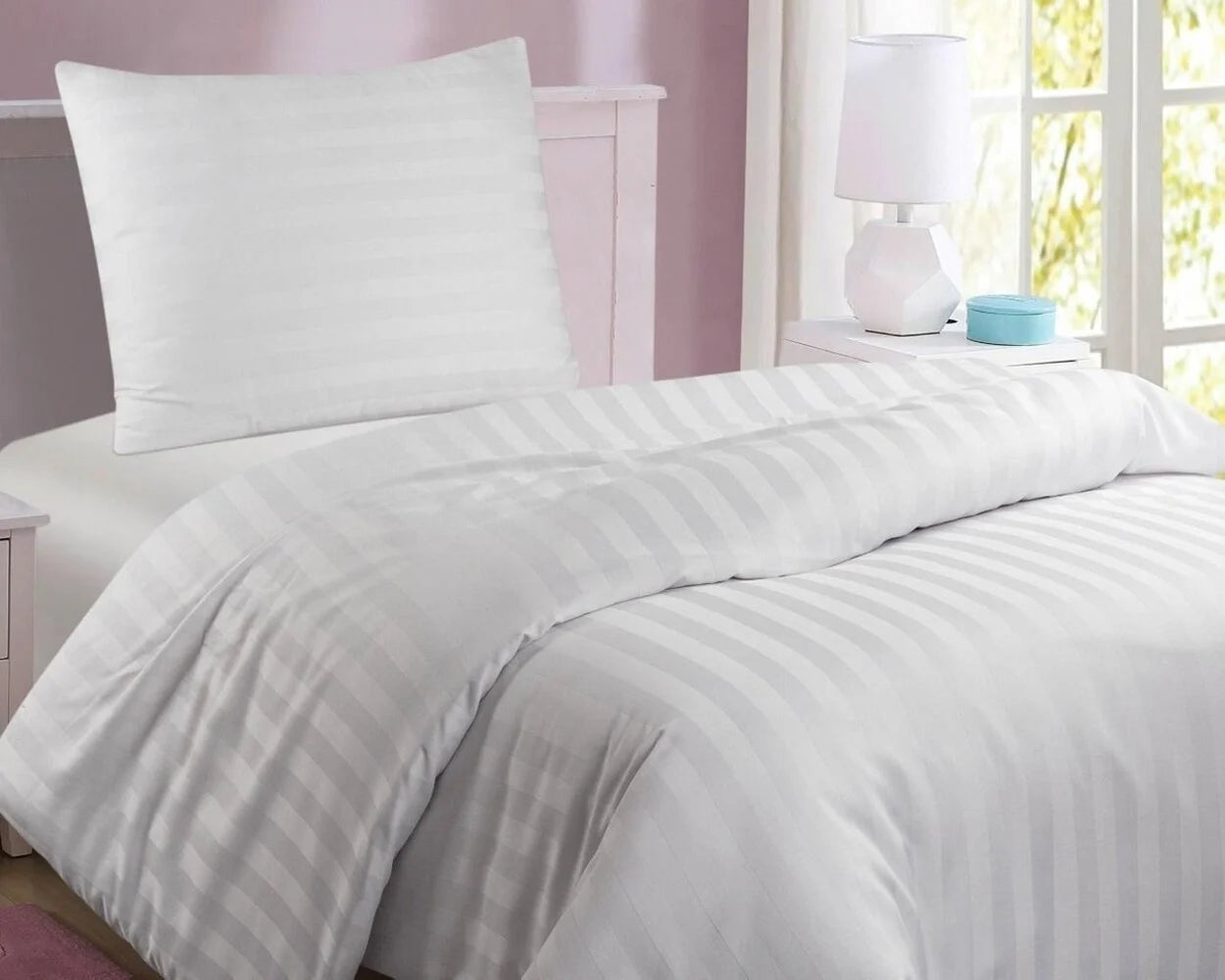 Luxe Hotellinnen Katoen Satijn met Brede Streep 27 mm – Strijkvrij & Duurzaam
